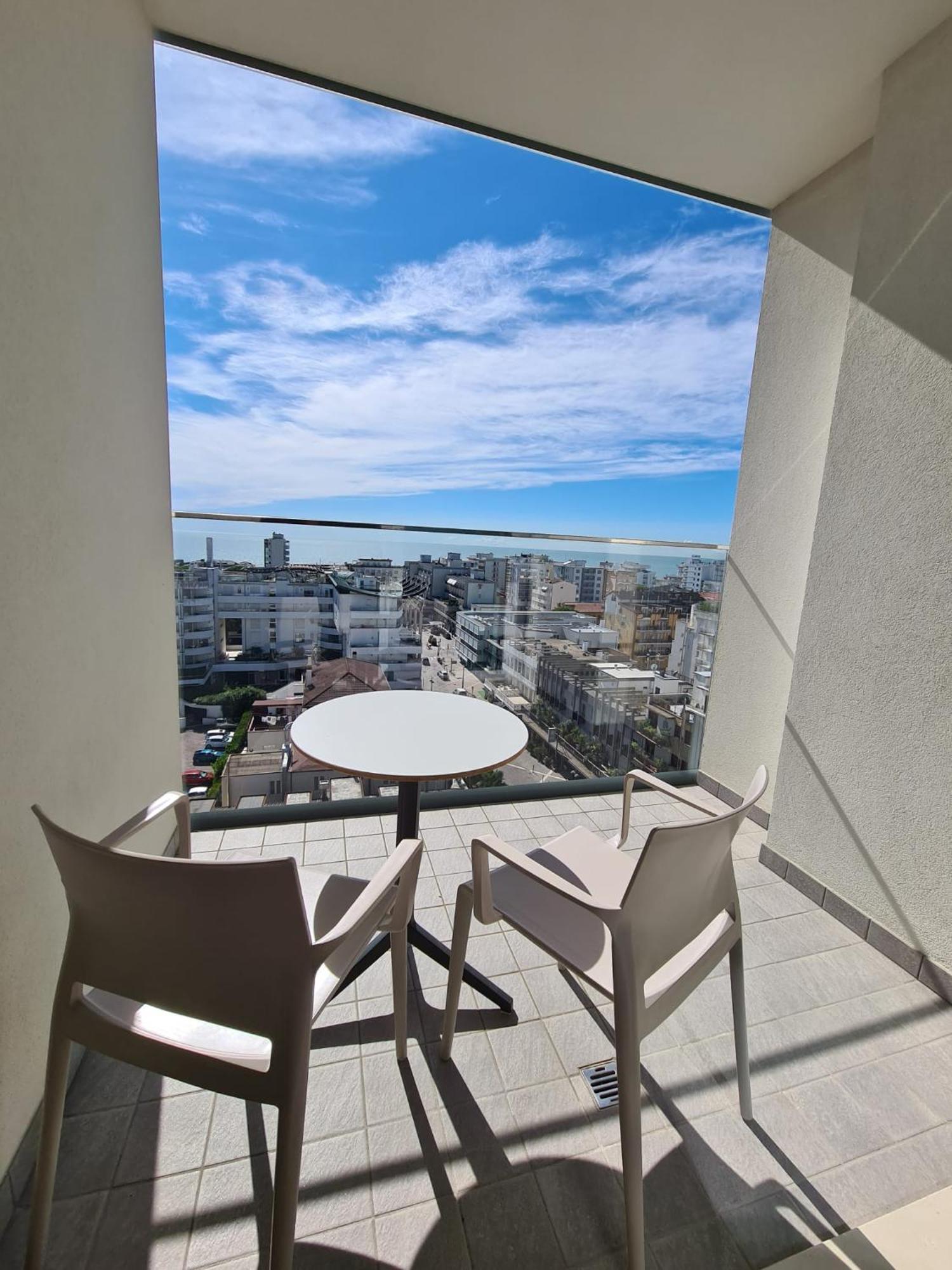 Hesperia Hotel & Residence Lido di Jesolo Exterior photo