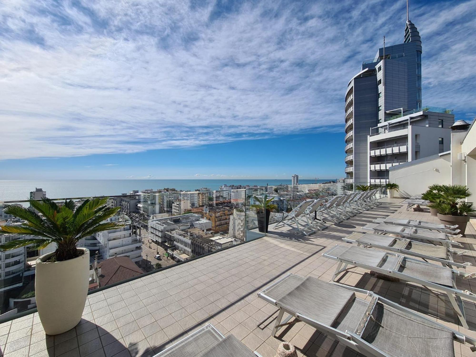 Hesperia Hotel & Residence Lido di Jesolo Exterior photo